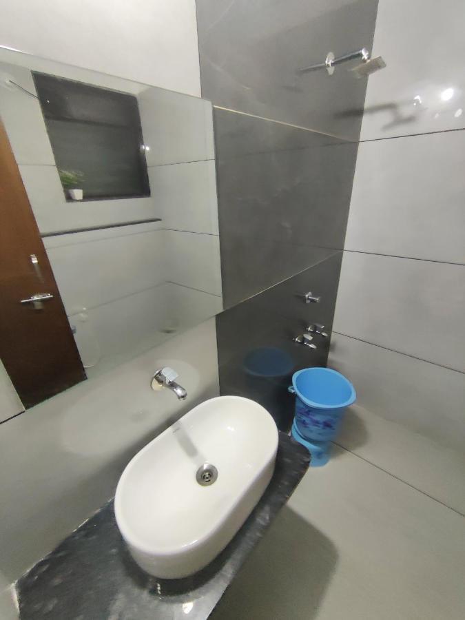 Hotel Sai Ssl Ширді Екстер'єр фото