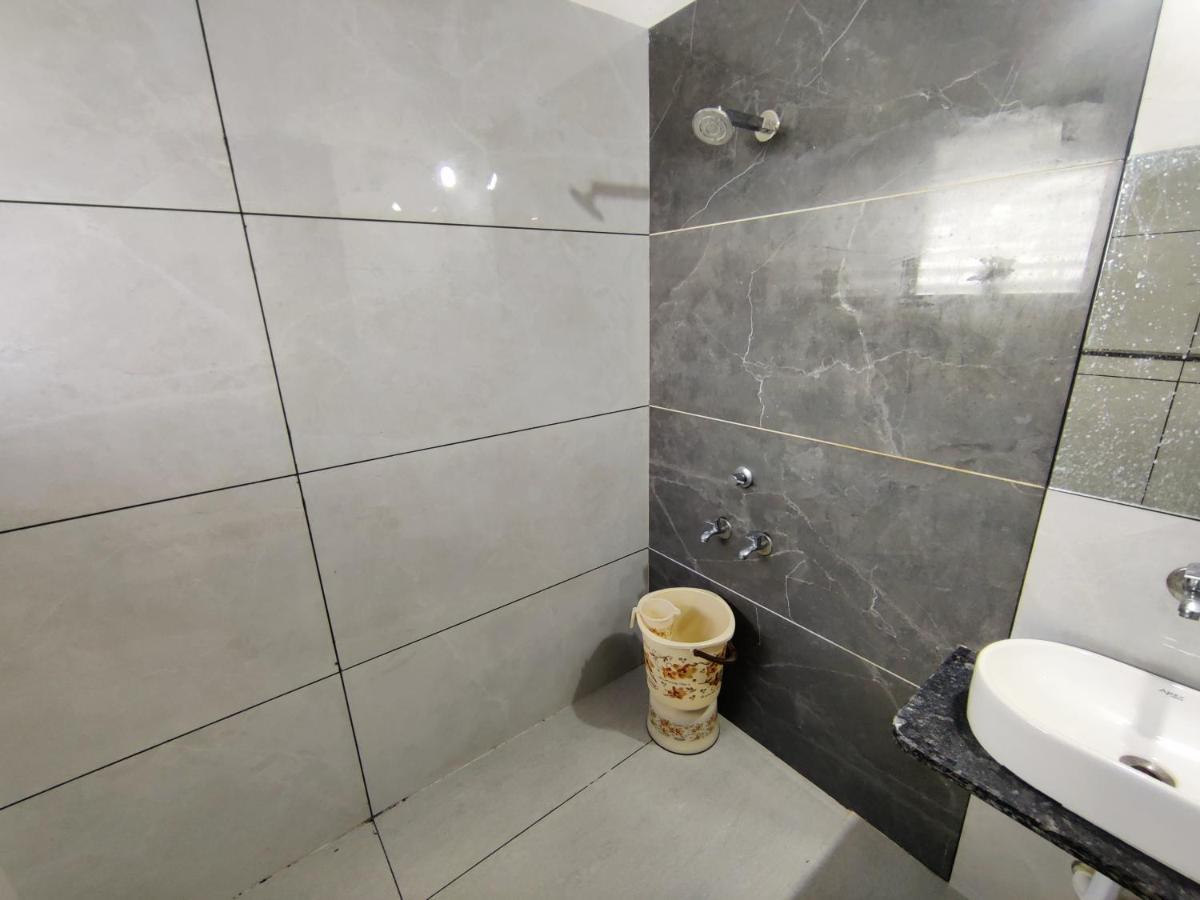 Hotel Sai Ssl Ширді Екстер'єр фото
