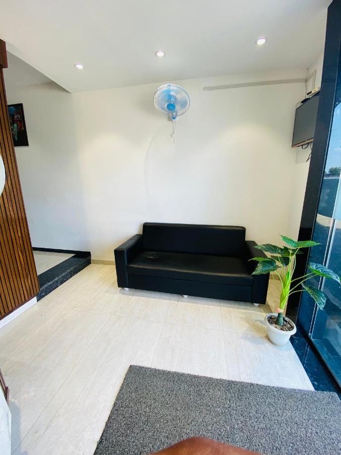 Hotel Sai Ssl Ширді Екстер'єр фото