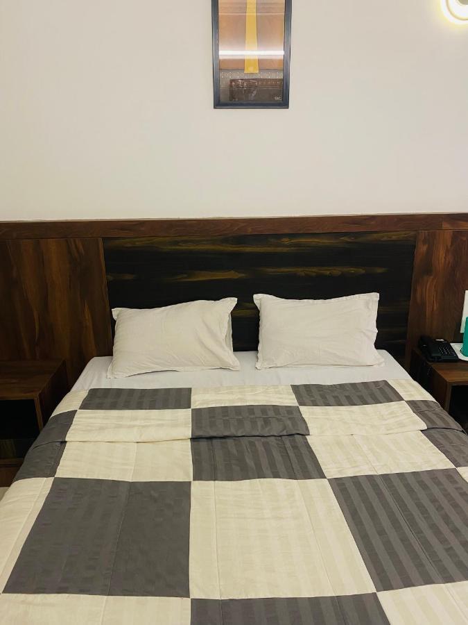 Hotel Sai Ssl Ширді Екстер'єр фото